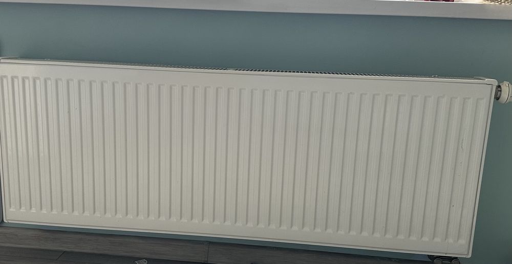 Kocioł Buderus Bosh wraz z sterownikami oraz 3 grzejnikami panelowymi