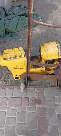 Konik JCB stary typ