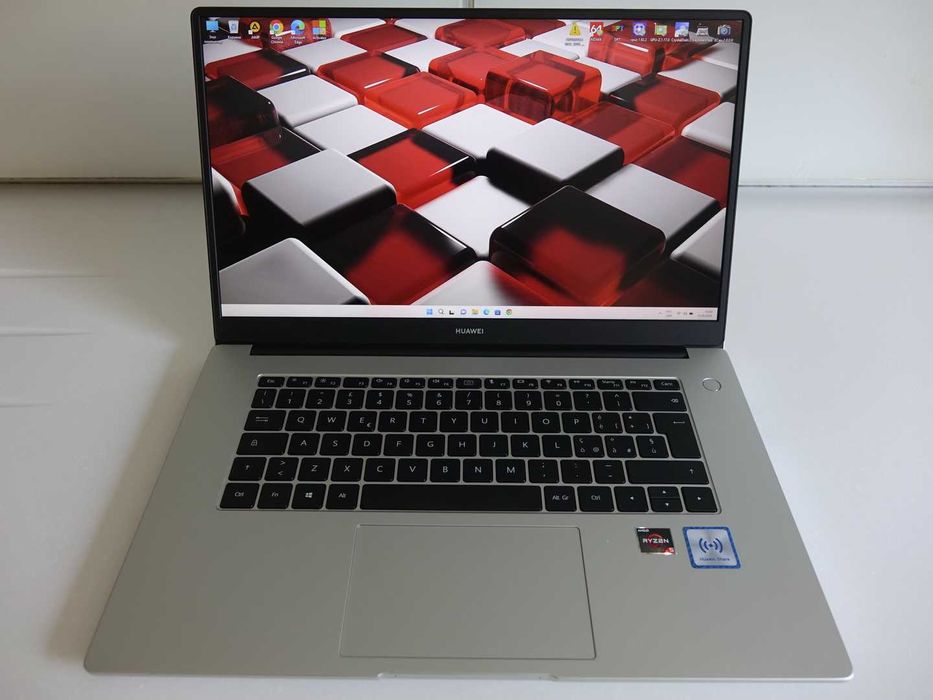 Ультрабук HUAWEI MateBook D15 IPS FHD Ryzen 5 3500U 8gb 256gb Обслужен