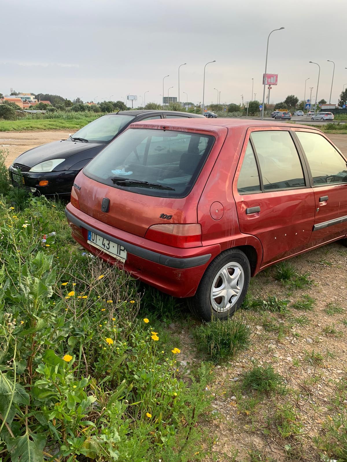 Peugeot 106 acidentado