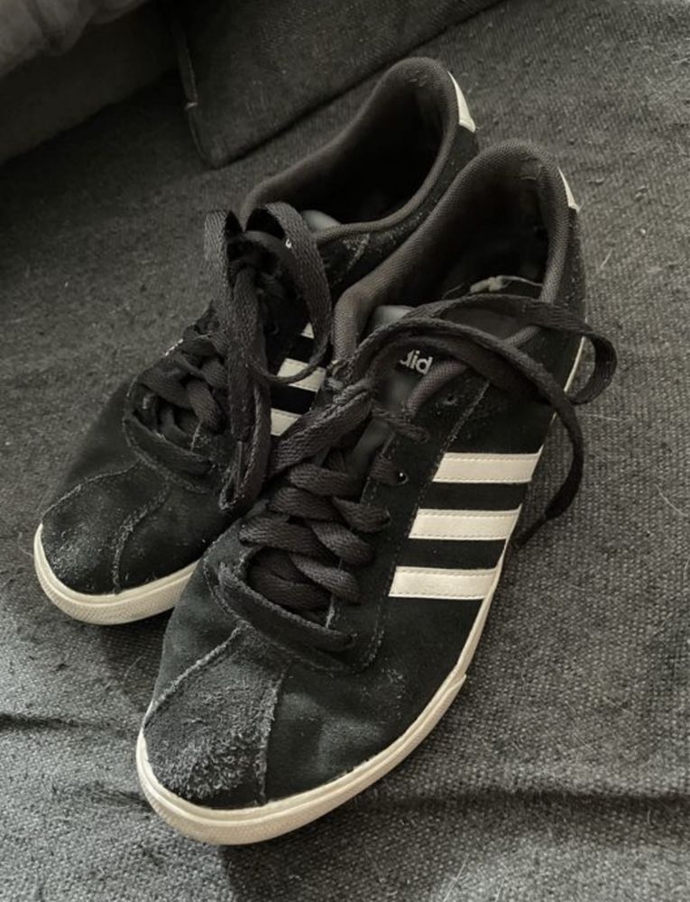Buty Adidas zamszowe welurowe czarne