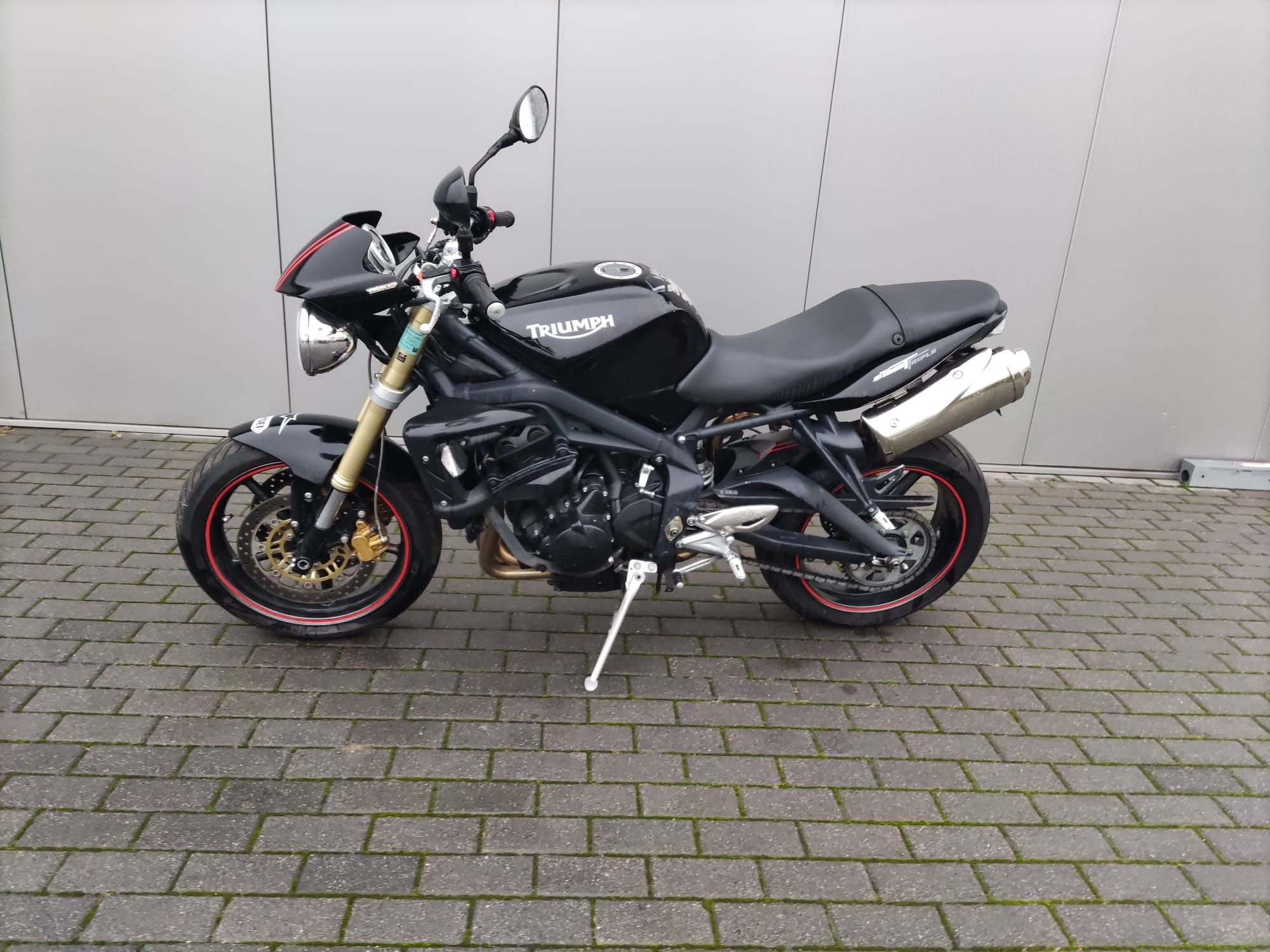 Triumph street triple  675