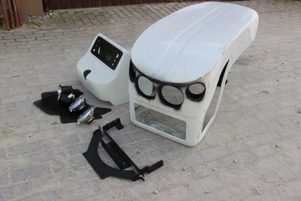 Maska ciągnikowa tworzywo Ursus C330 C-330 model 04 niepomalowana
