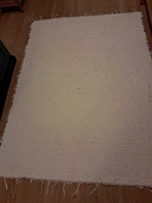 Vendo 1 carpete e 2 tapetes