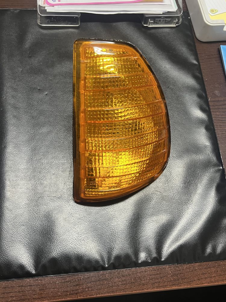 Vendo Pisca Esquerdo p/ Mercedes W123