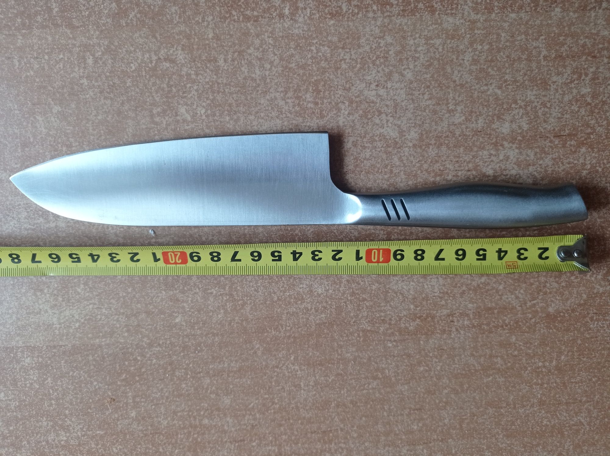 Nóż Santoku Henckels
