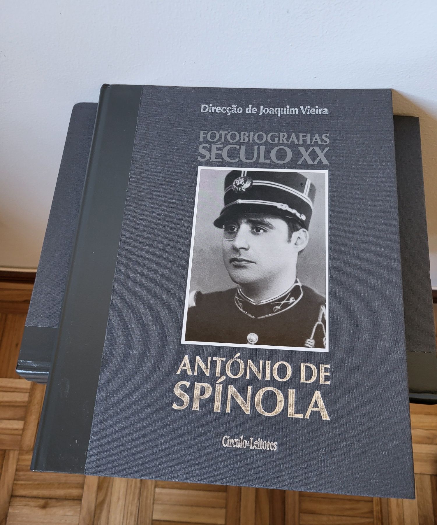 Colecção Portugal Século XX Portugueses Célebres