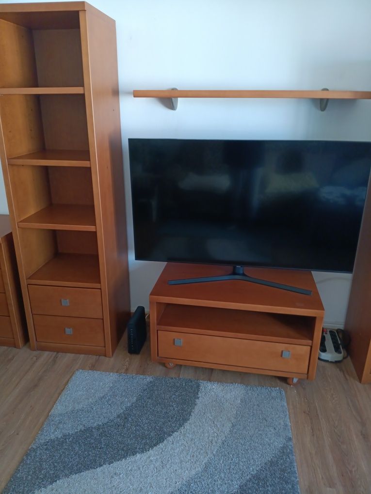 Conjunto de sala em madeira