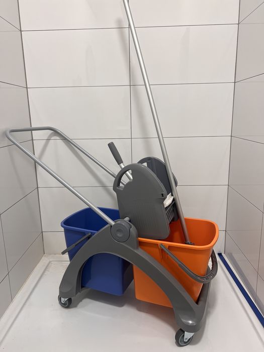 Zestaw do sprzątania z wózkiem do mycia podłóg z mopem płaskim 40 cm