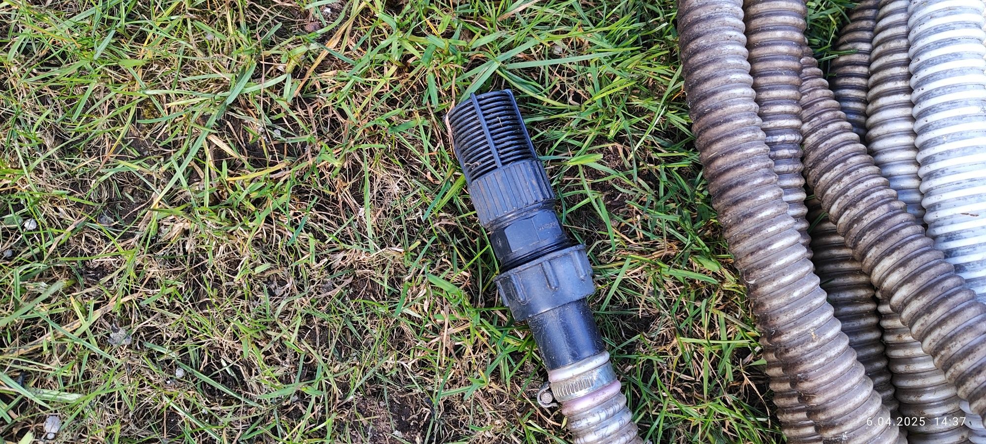 Pompa ssąca hydrofobowa 1100 W + wąż zbrojony z zaworem i koszem