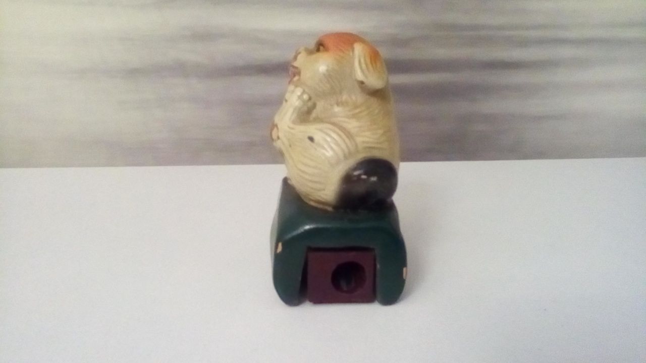 Stara ostrzówka z porcelany