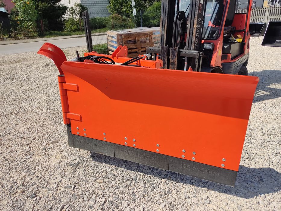 Pług do spychania śniegu strzałka metal technik