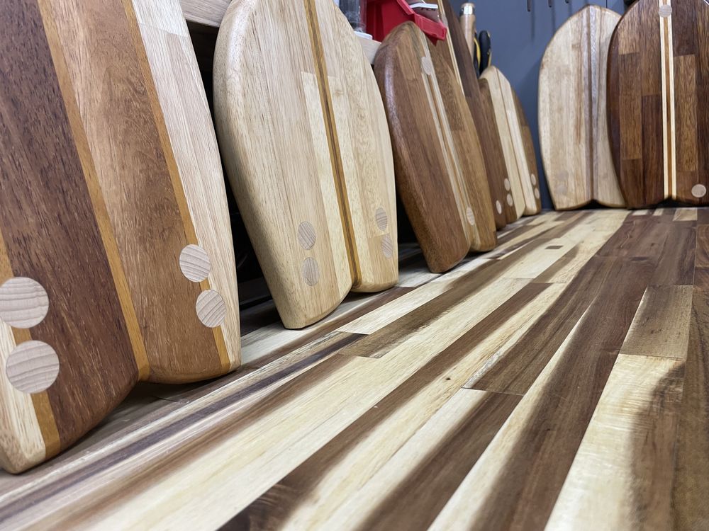 Deska surfingowa do krojenia z drewna egzotycznego solidna