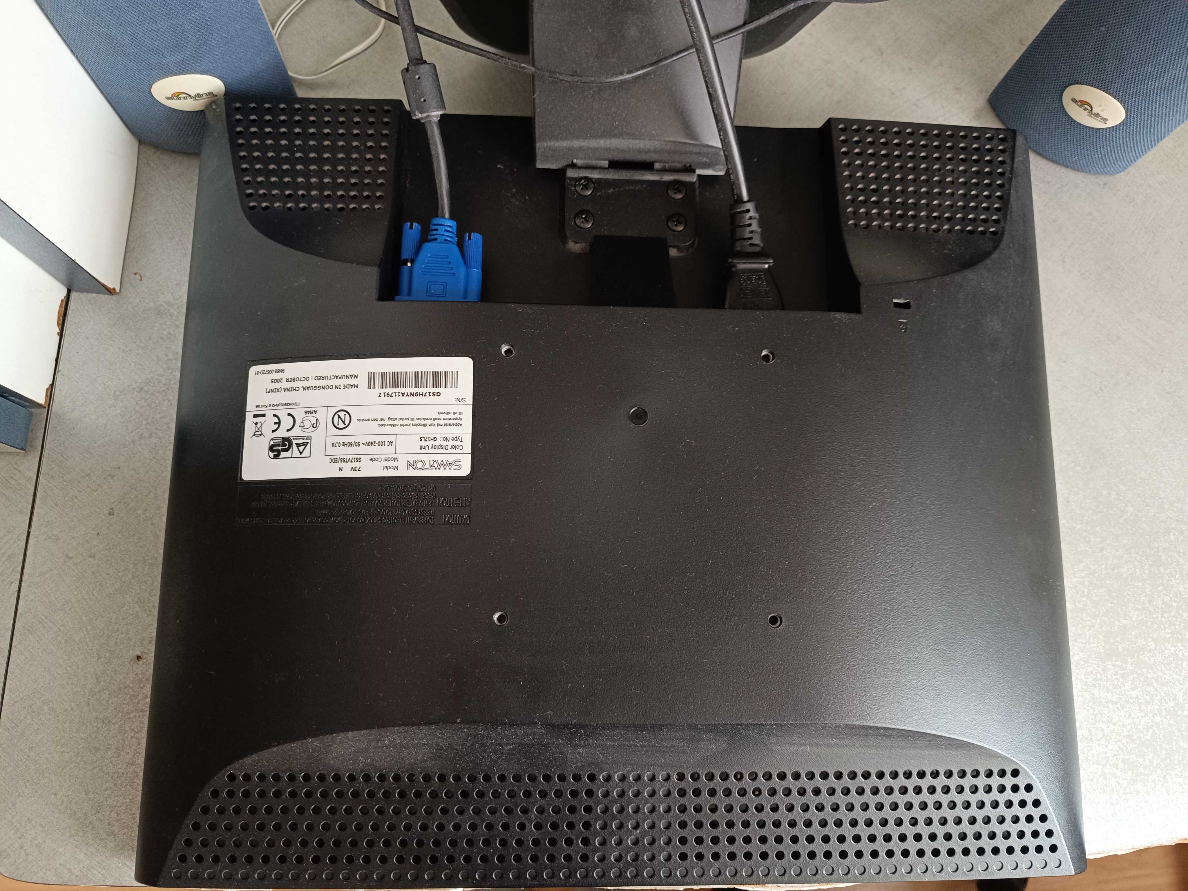 Monitor samtron 73v n