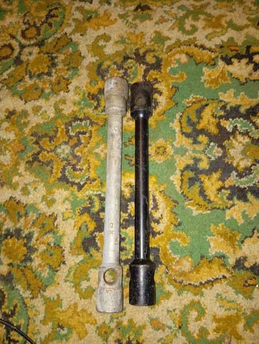 Продам 2 ключа 24-27. И 30-32