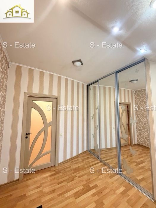 Продам квартиру в таунхаусі Французський бульвар, Захистників України