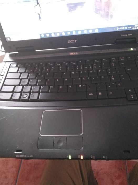 Portátil acer a funcionar
