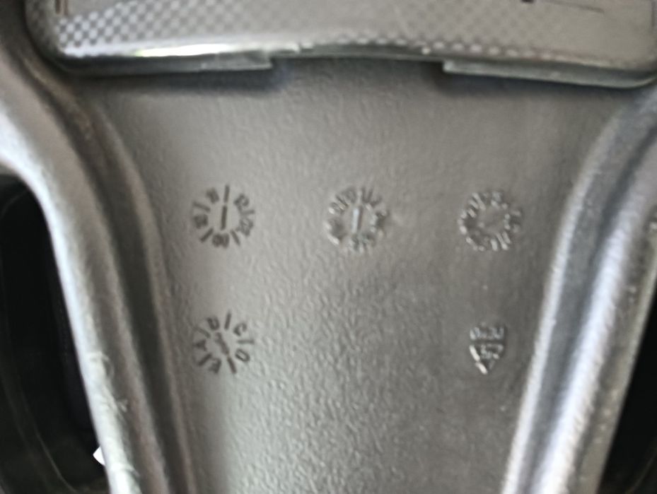 Cadeira auto - Chicco  Grupos 1,2,3 (9 kg aos 36kg)*