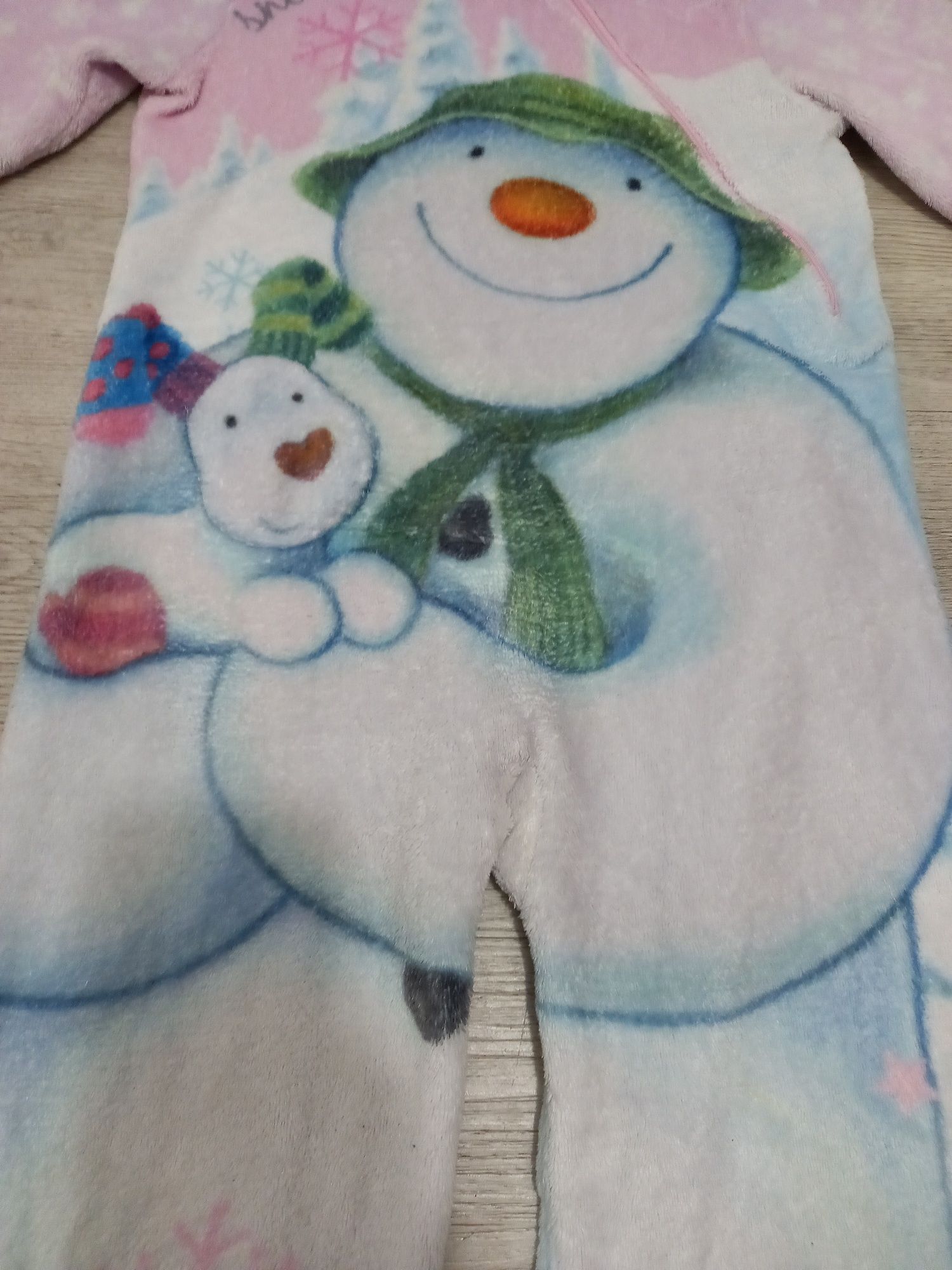 Cieplutka piżama polarowa z motywem zimowym pajac kombinezon 116cm