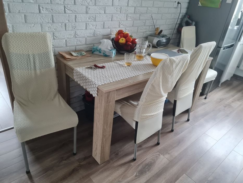 Stół i 6 krzeseł