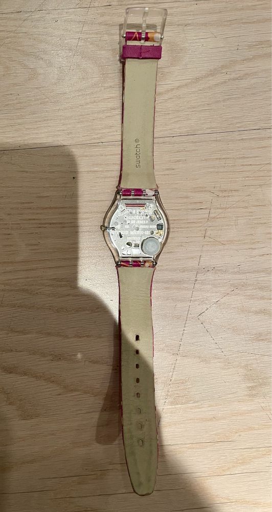 Жіночий годинник Swatch Skin