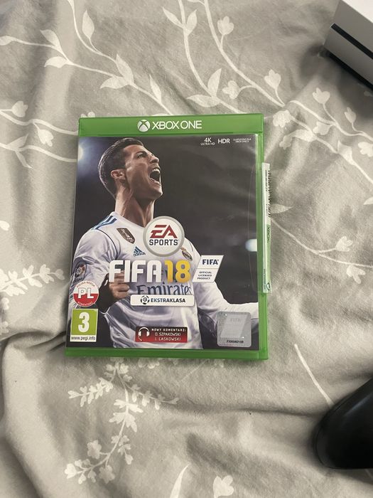 sprzedam fife 18 na xbox one