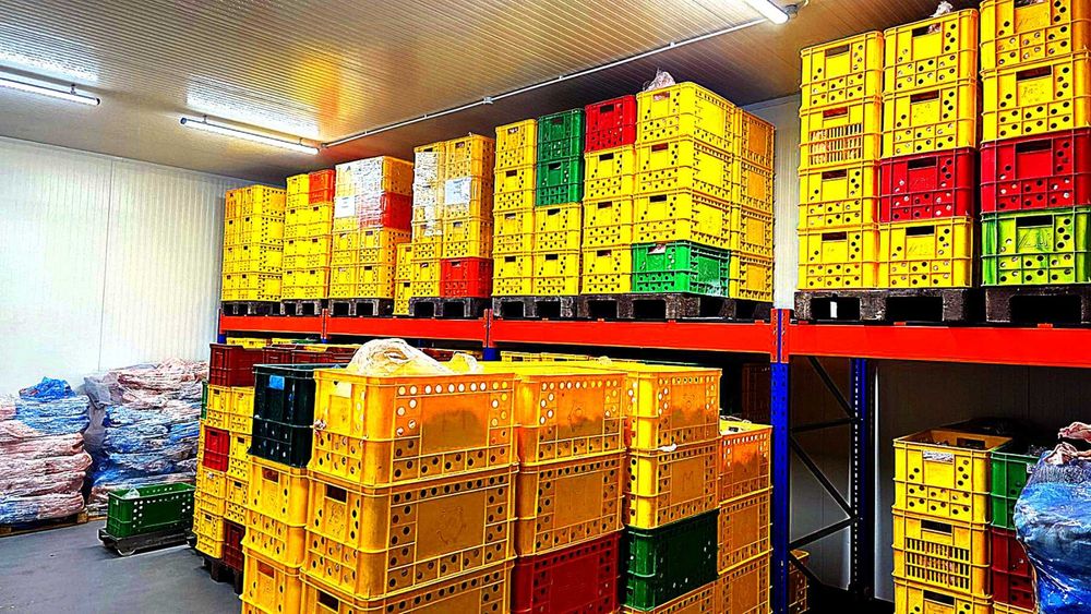 Палетні та консольні стелажі на склад. Стелажі з полицями посилені