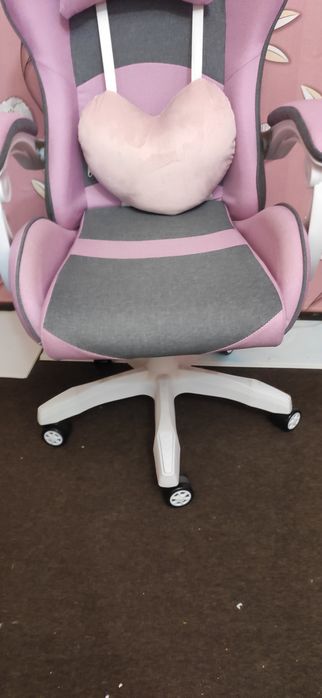 Крісло для геймерів.