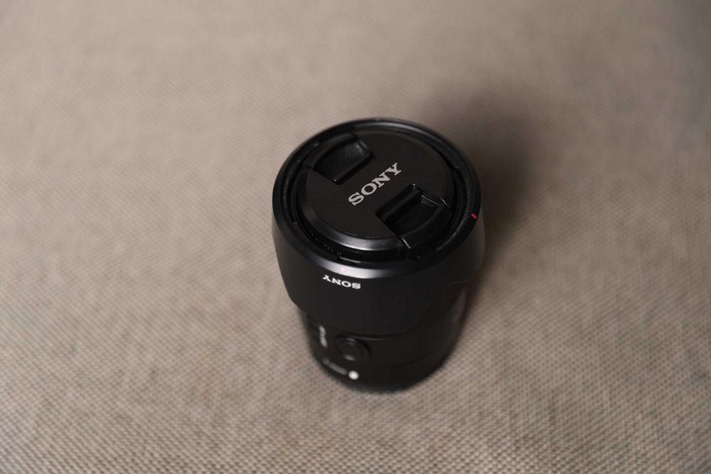 Об'єктив Sony FE 35mm F1.8