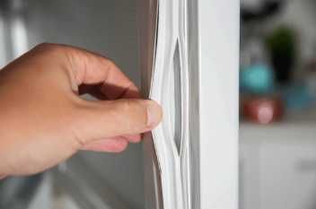 Виготовлення резинових ущільнювачів для холодильників будь-яких марок