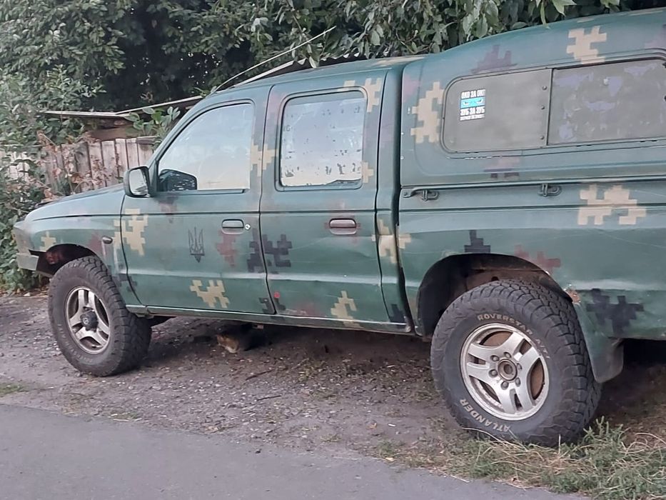 Мазда B2500 для військових