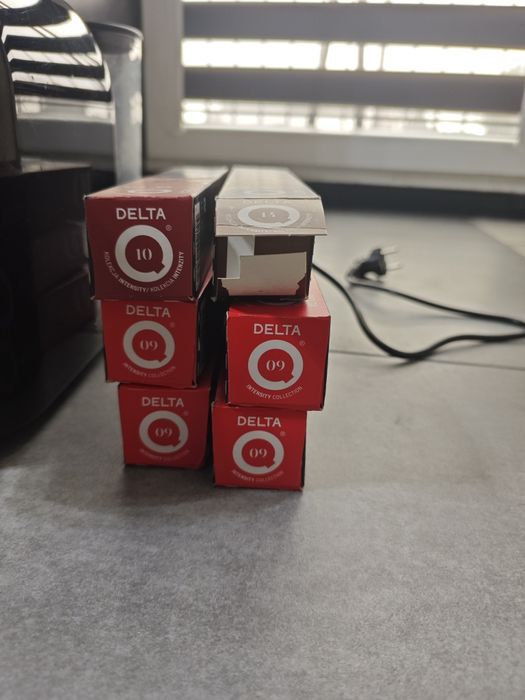 Ekspres kapsułkowy Delta Q plus kapsułki