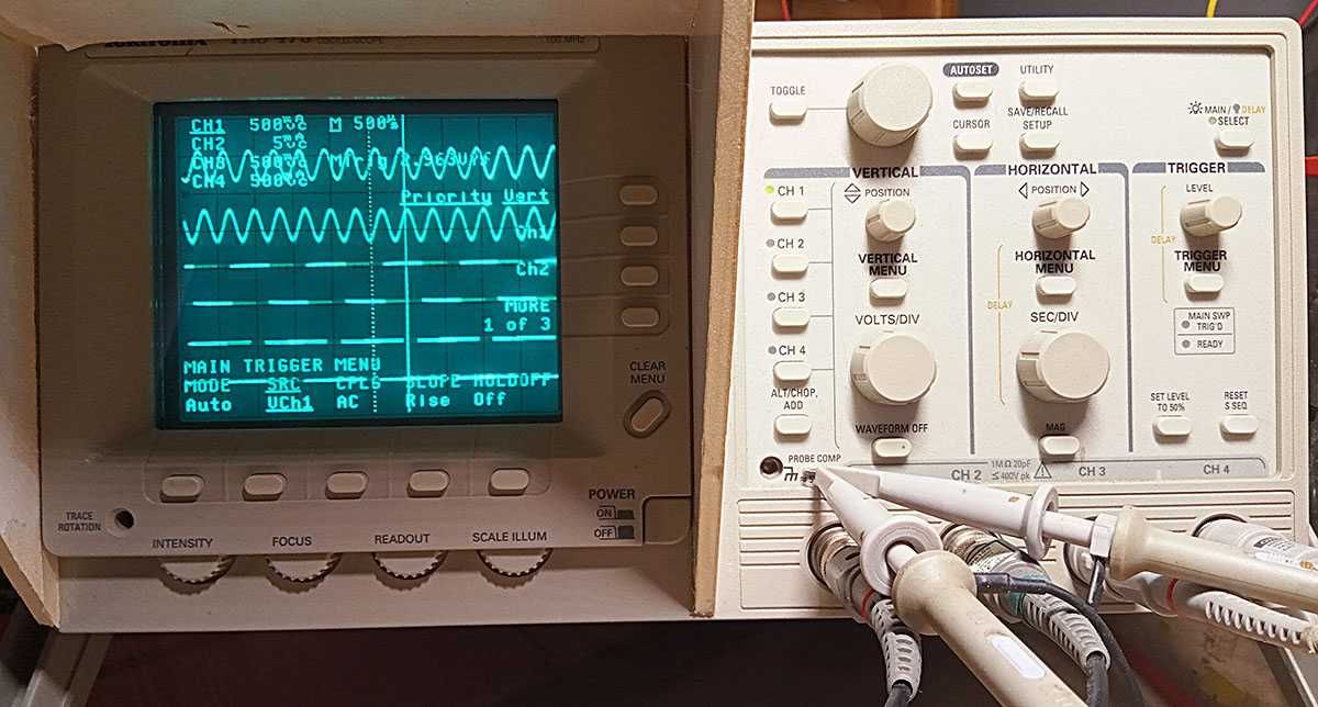 4-х какнальный осциллограф Tektronix TAS-475 100 MHz