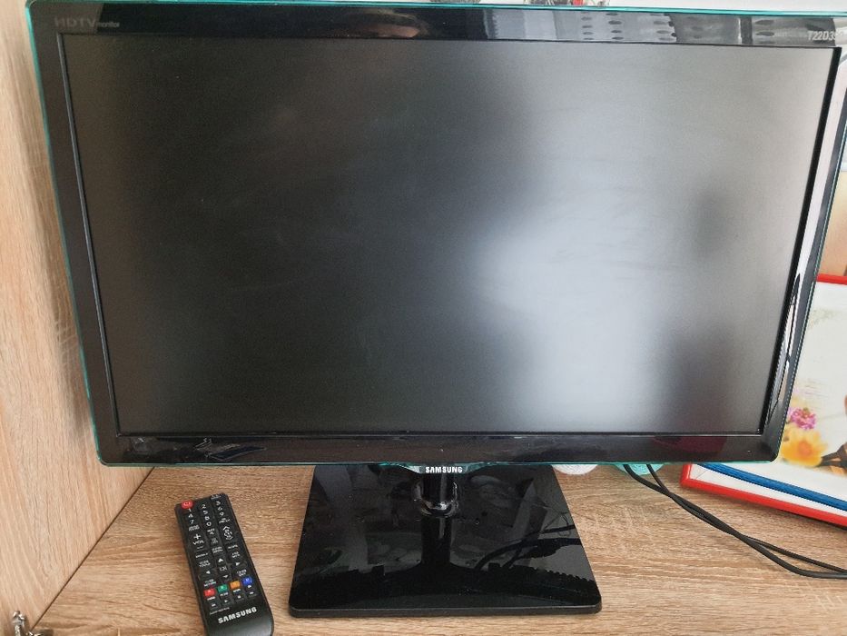 Monitor tv samsung model LT22 cale