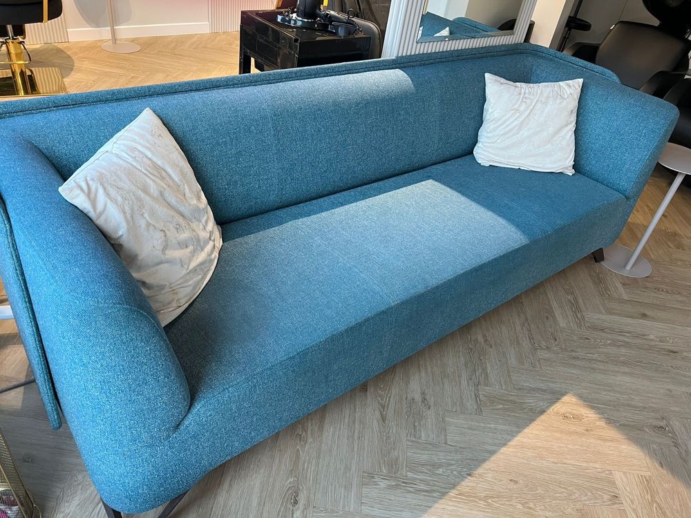 Niebieska sofa 3-4 osobowa