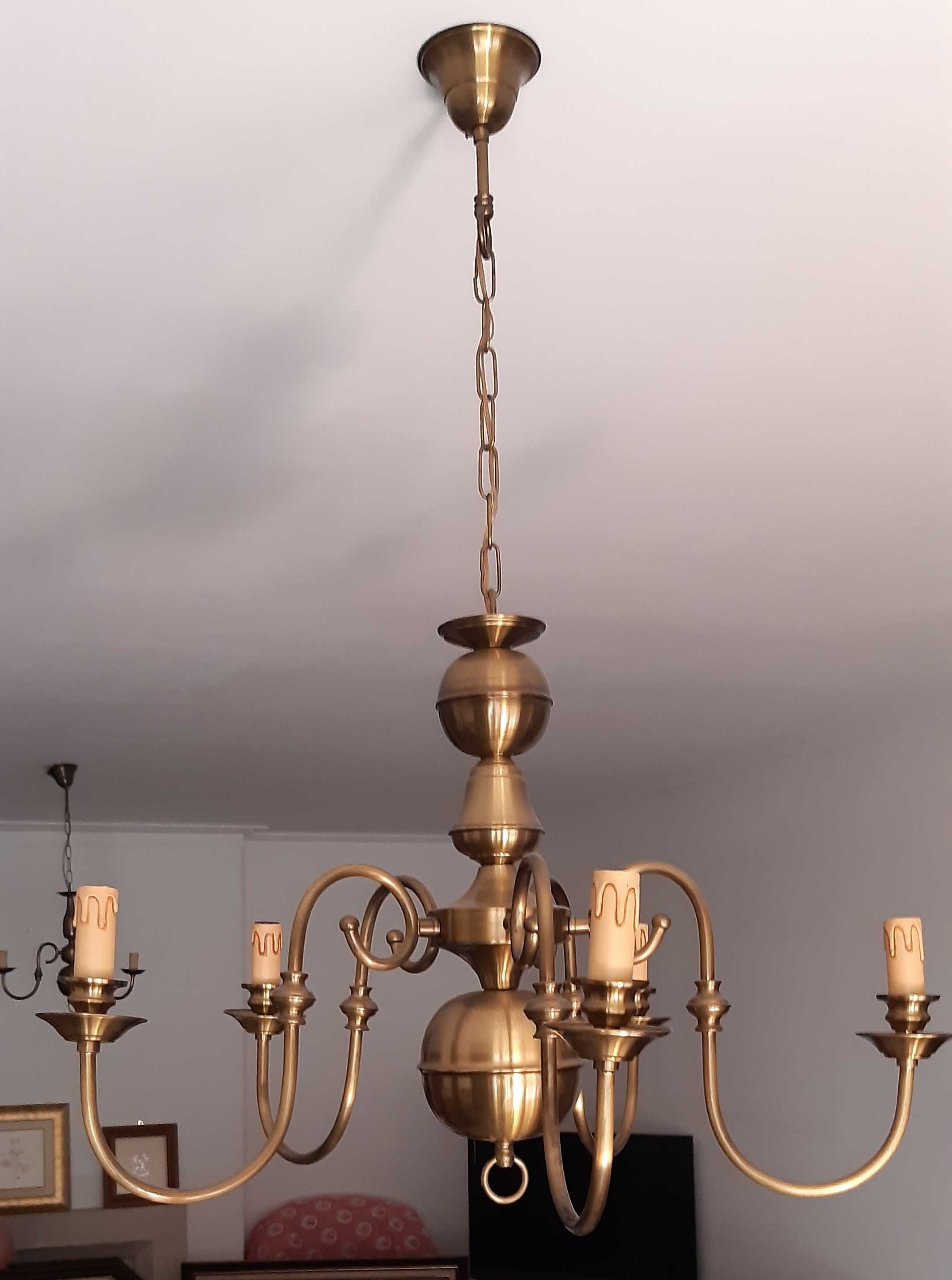 Lustres antigos de  3 e 5 lâmpadas e estrutura em latão