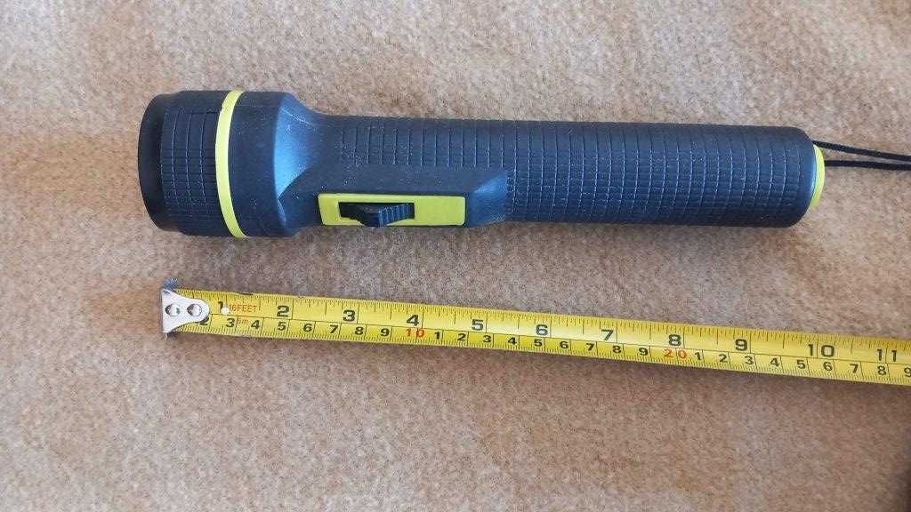 Lanterna com 25 cm.