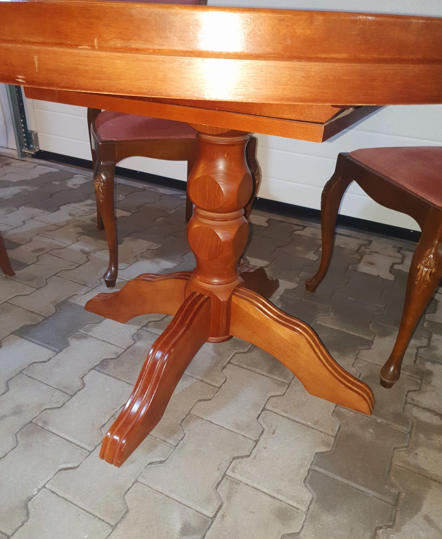 Stół plus 4 krzesła Antyki