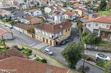 Prédio com habitação, serviços e garagem - Centro de Alfena, Valong...