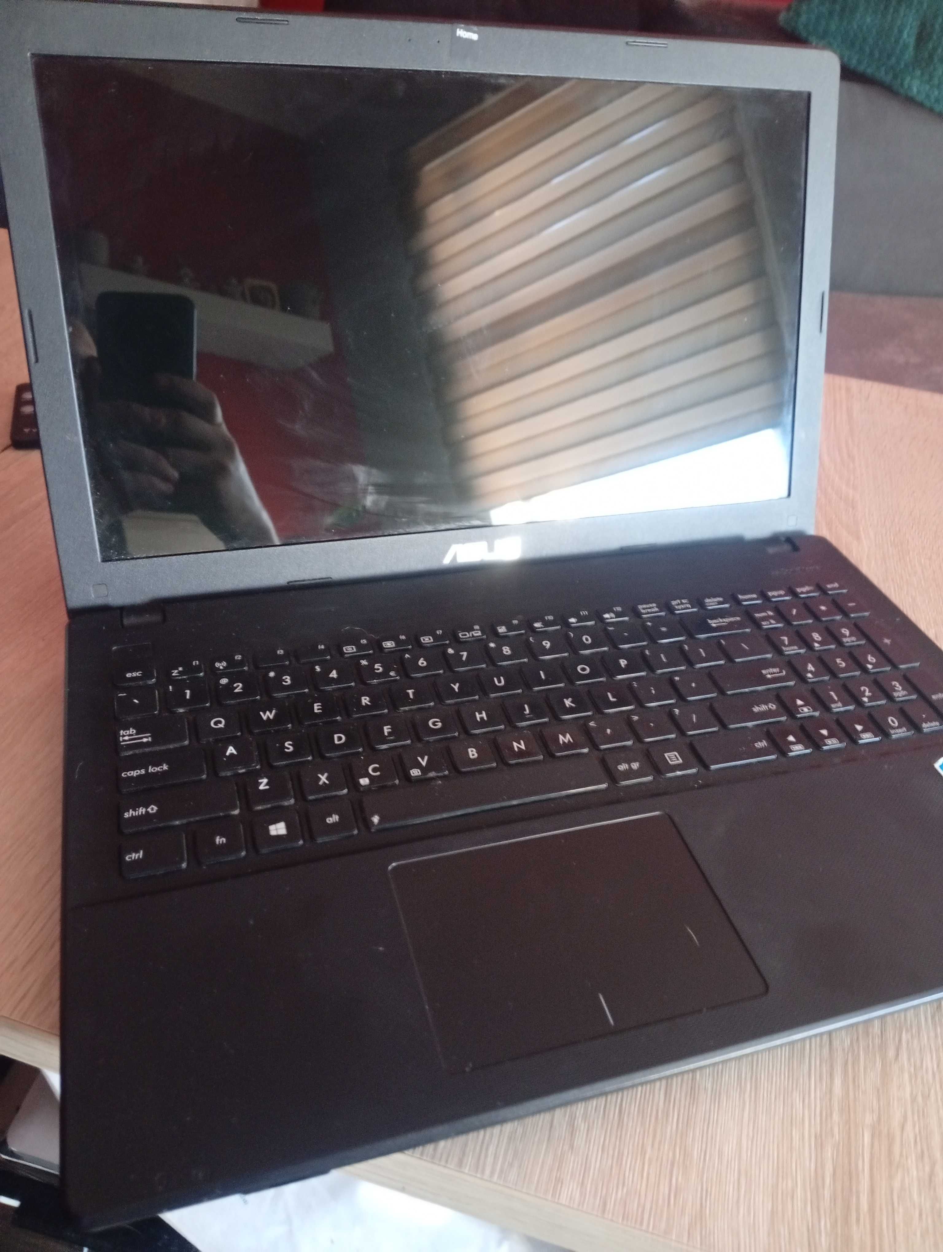 Laptop Asus z procesorem intel