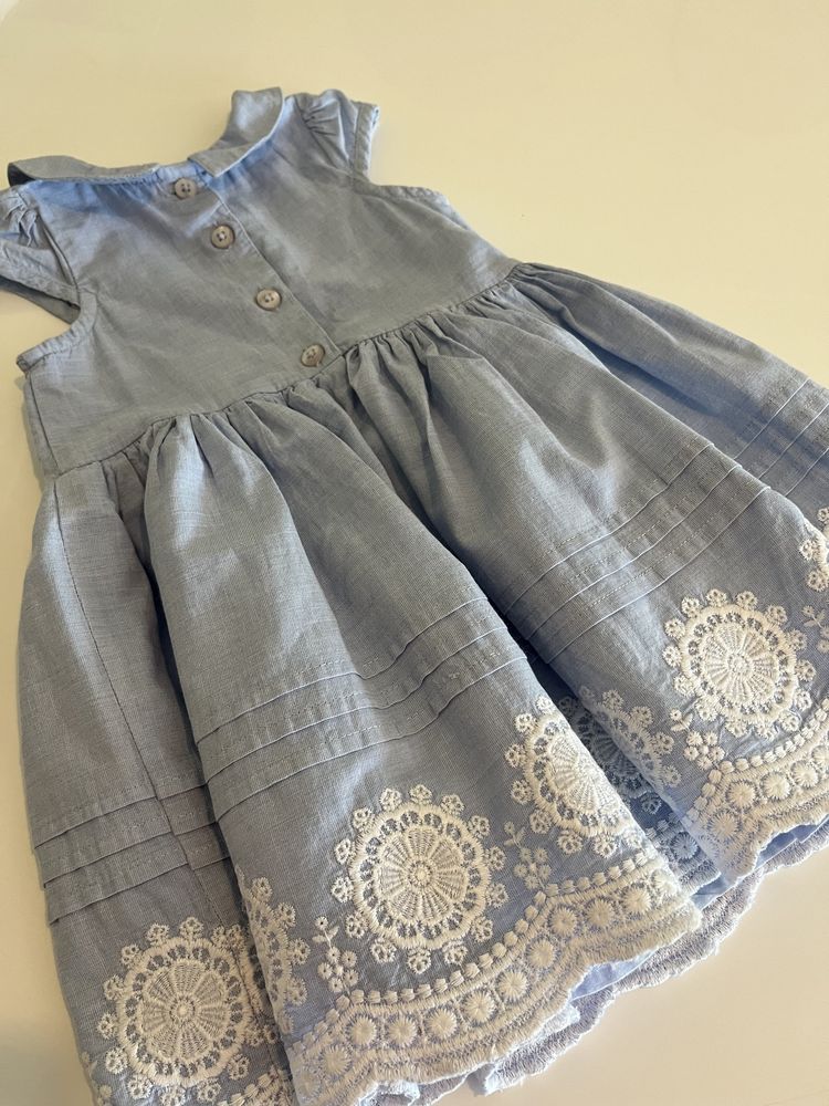 Vestido, 1 ano. Ofereço os portes de envio.