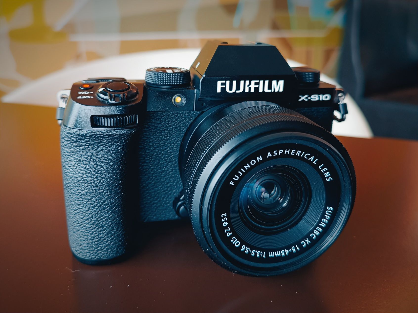 Fujifilm X-S10 + Fujinon XC 15-45mm (ver descrição)