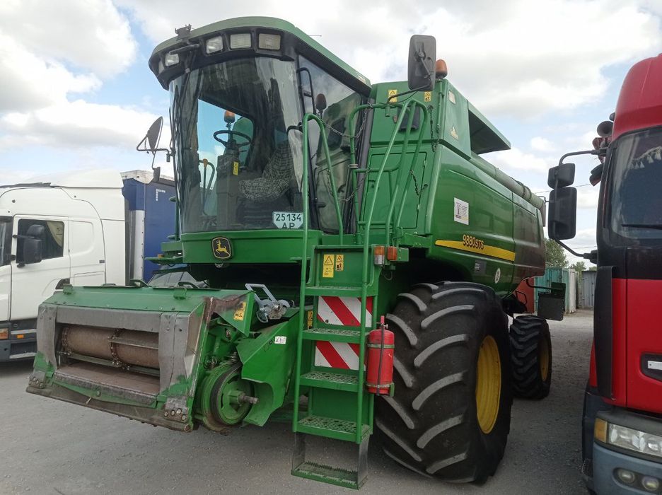 Продам Джон дір STS 9880