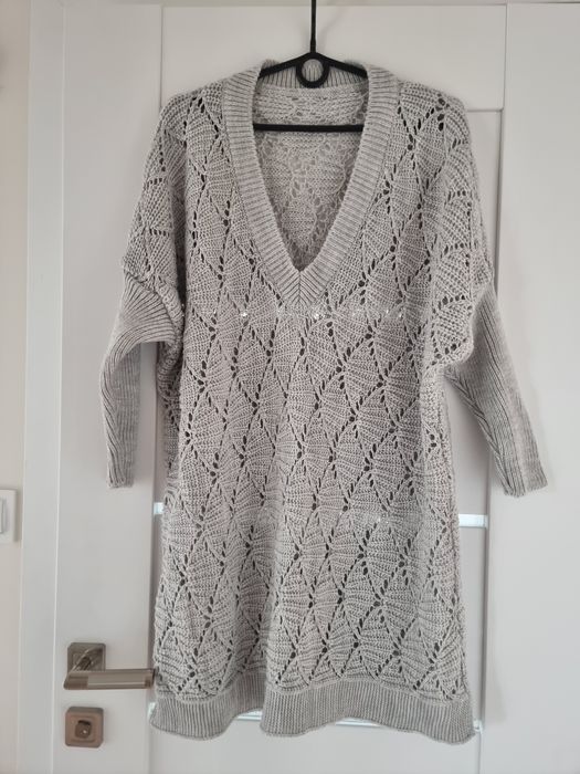 Swetrek piękny ażurowy