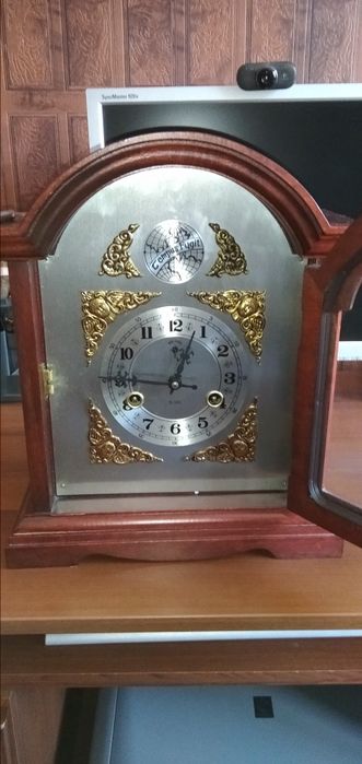 Часы настольные Tempus fugit