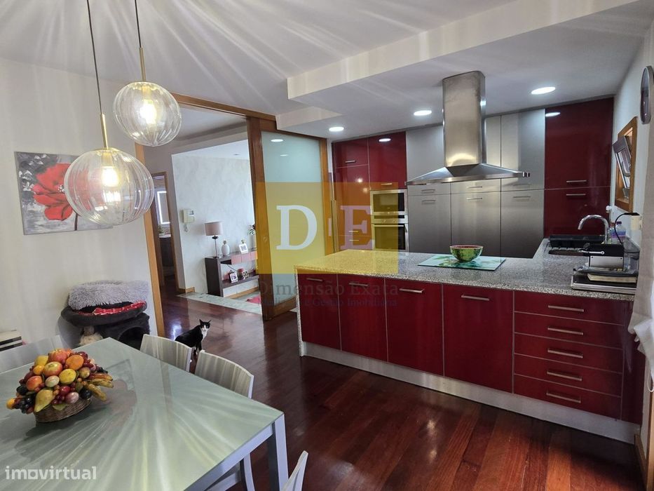 Moradia T5 na Zona Nobre de Pedra Verde em São Mamede Infesta