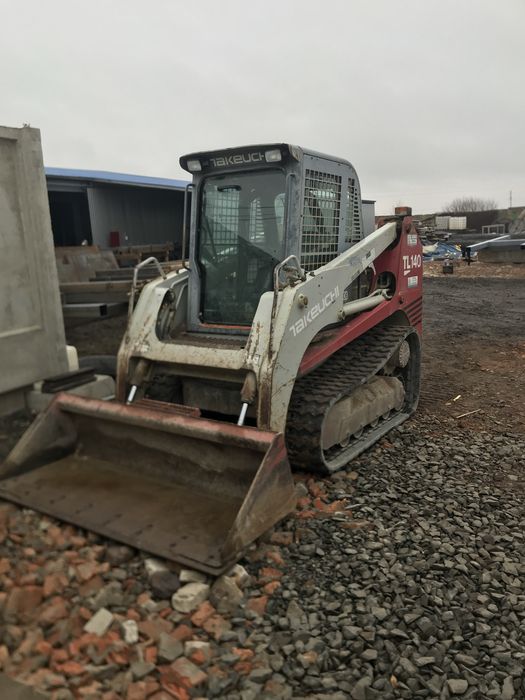 Послуги міні-навантажувача Takeuchi TL140