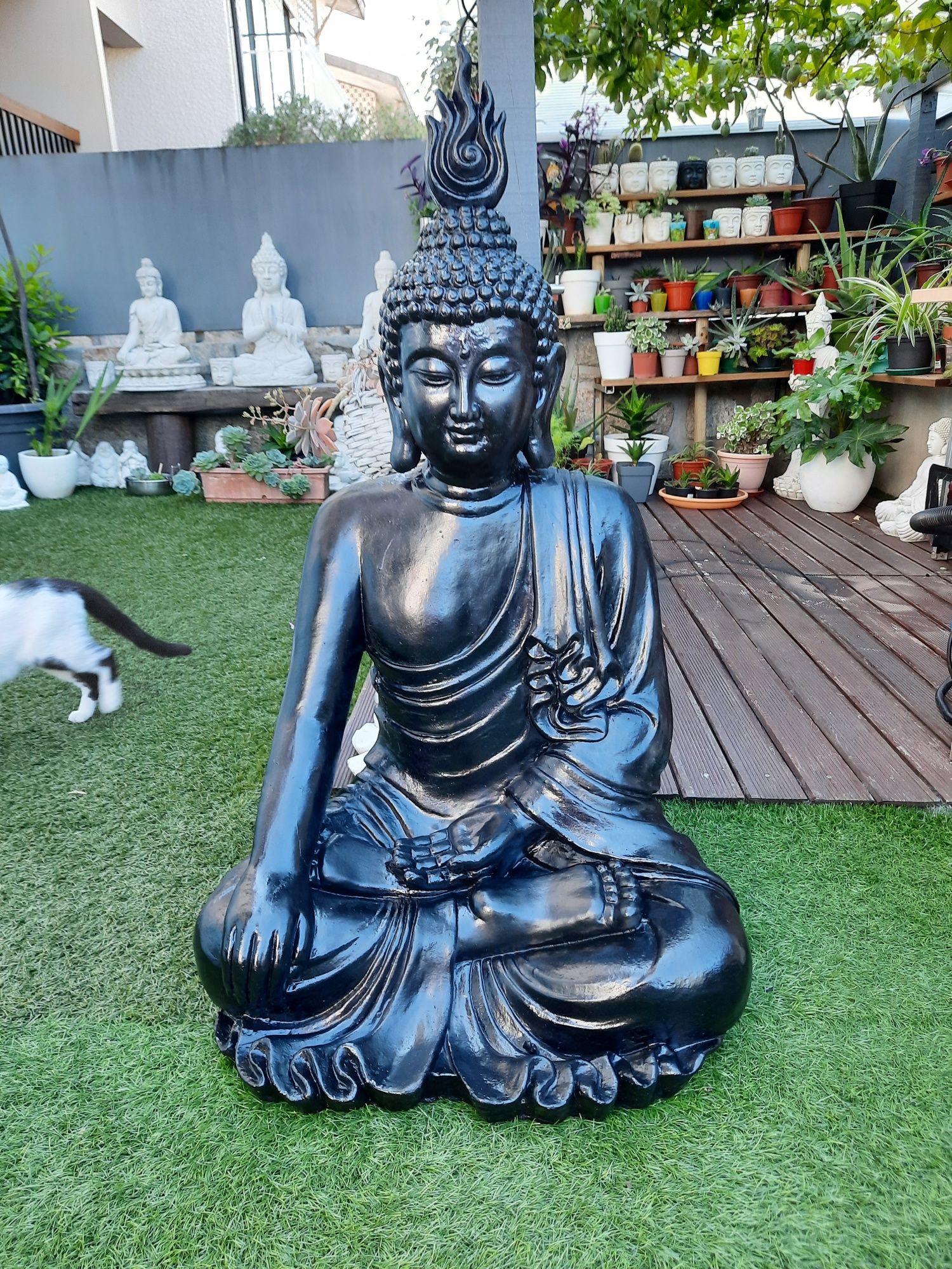 Vendo Buda alto sentado