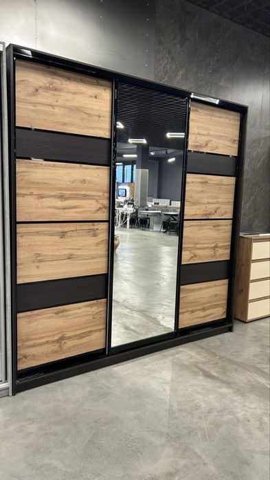 Нова шафа купе в наявності