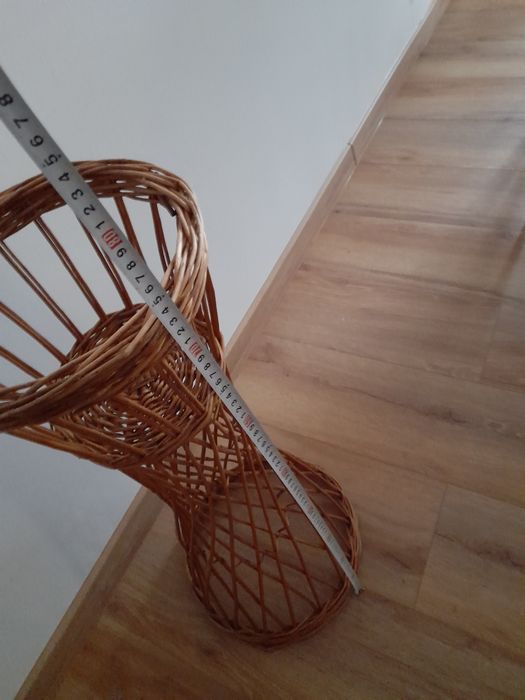 Kwietnik, stojak wiklinowy